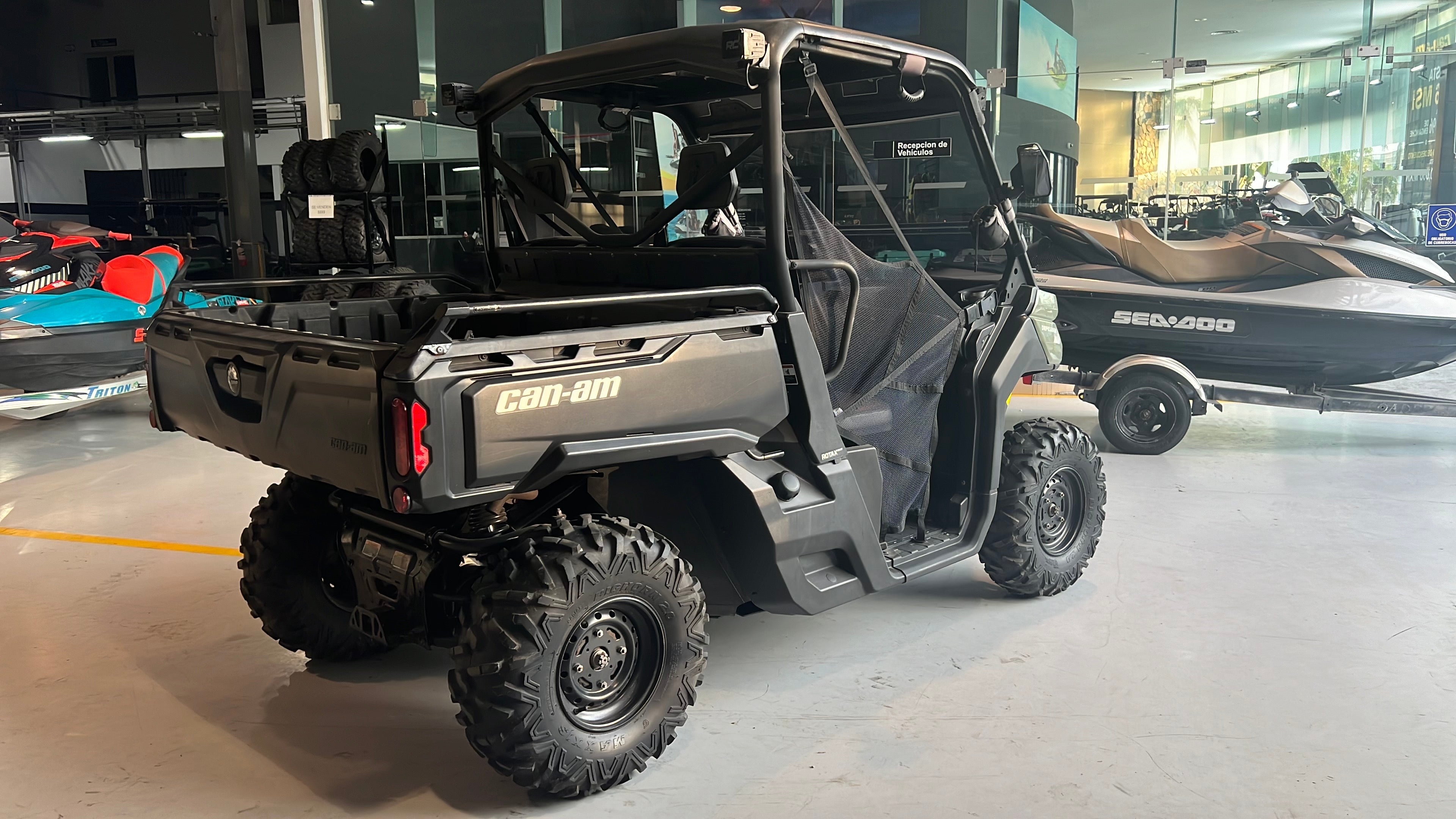 2020 BRP Can-Am Defender Base